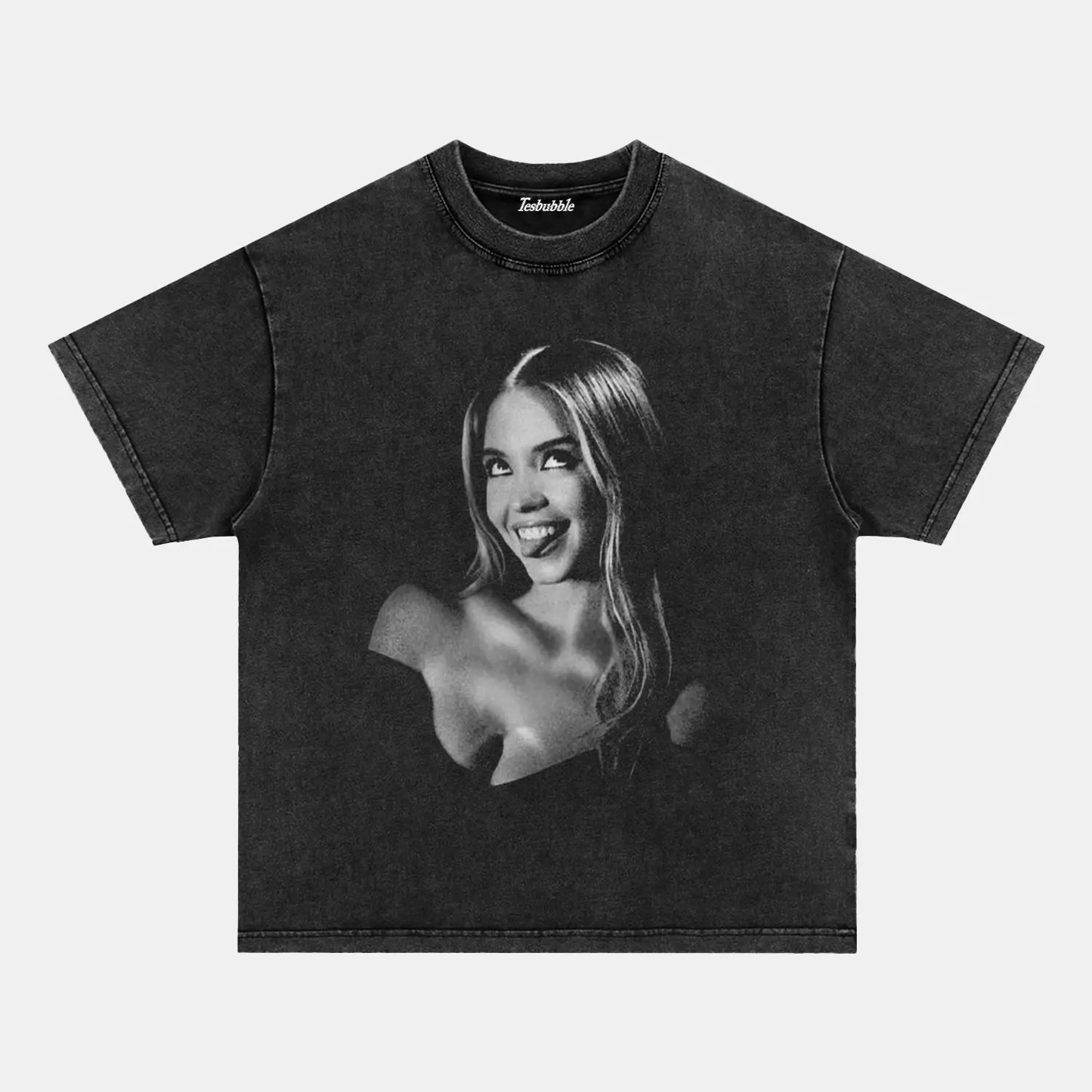 SYDNEY SWEENEY TEE – NECKLACE-FREE VERSION AVAILABLE